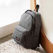 EASTPAK Out Of Office 2.0 - Sac à dos Black denim avec compartiment pour ordinateur portable