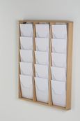 INOVSHOP - Présentoir de journaux mural - 3 x 5 compartiments A4 - bois naturel
