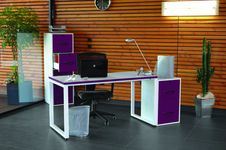 Bureau droit MT1 Elégance - L120 x P67 x H75 cm - pieds blancs - plateau blanc chants prune