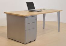 Caisson hauteur bureau 60 cm EVIDENCE - 2 tiroirs + 1 tiroir dossiers suspendus - corps aluminium - top imitation hêtre