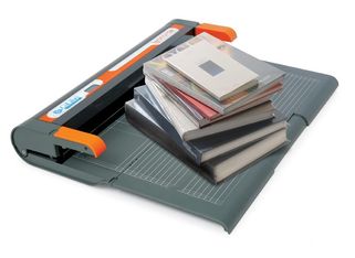 Servicio de forrado de libros con máquina colibrí