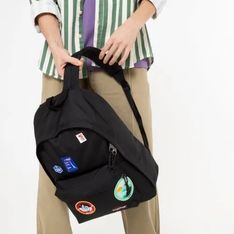 EASTPAK Out Of Office - Sac à dos patched black avec compartiment pour ordinateur portable