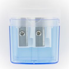 Les Prix Mini - taille-crayon 2 trous + reservoir - disponible dans différentes couleurs