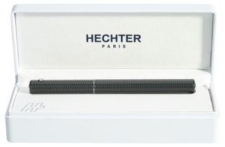 Plume HECHTER PARIS "Hexagone Plaids" coloris gris foncé à carreaux