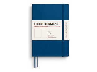 Leuchtturm1917 - Cahier de notes - reliure cousue - moyen - A5 (145 x 210 mm) - 123 pages - papier chamois - uni - revêtement indigo