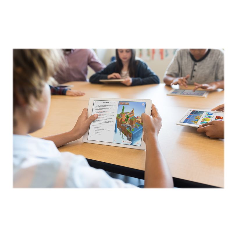 3701083009405-Apple iPad - 6éme génération - tablette 2018 reconditionnée grade A - 32 Go - 9,7" - W-P_400004757_6-4