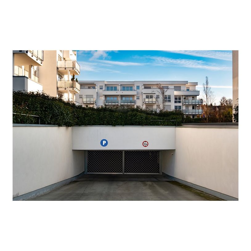 3130630671053-Exacompta - Panneau de signalisation adhésif - Parking privé - 30 cm de diamètre-P_405121362_1-1