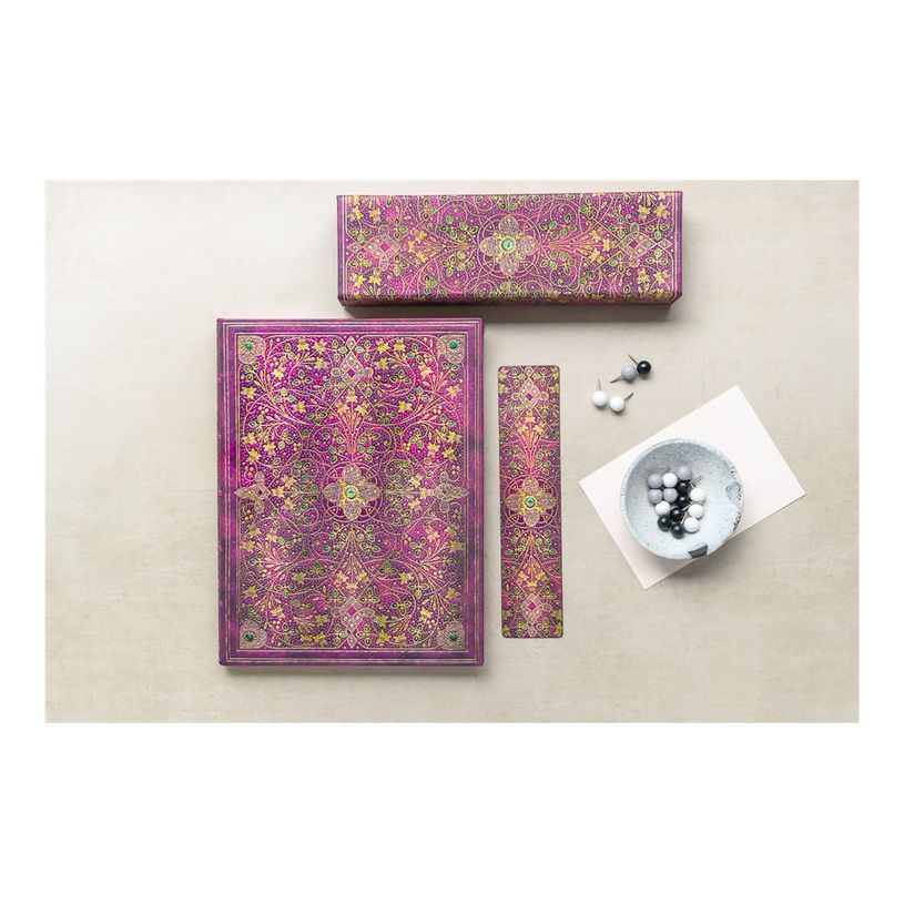 9781439793688-Journal  -  12 x 18 cm  - 144 pages - diamond jubilee  - rose - Paperblanks-P_405227595_2-1