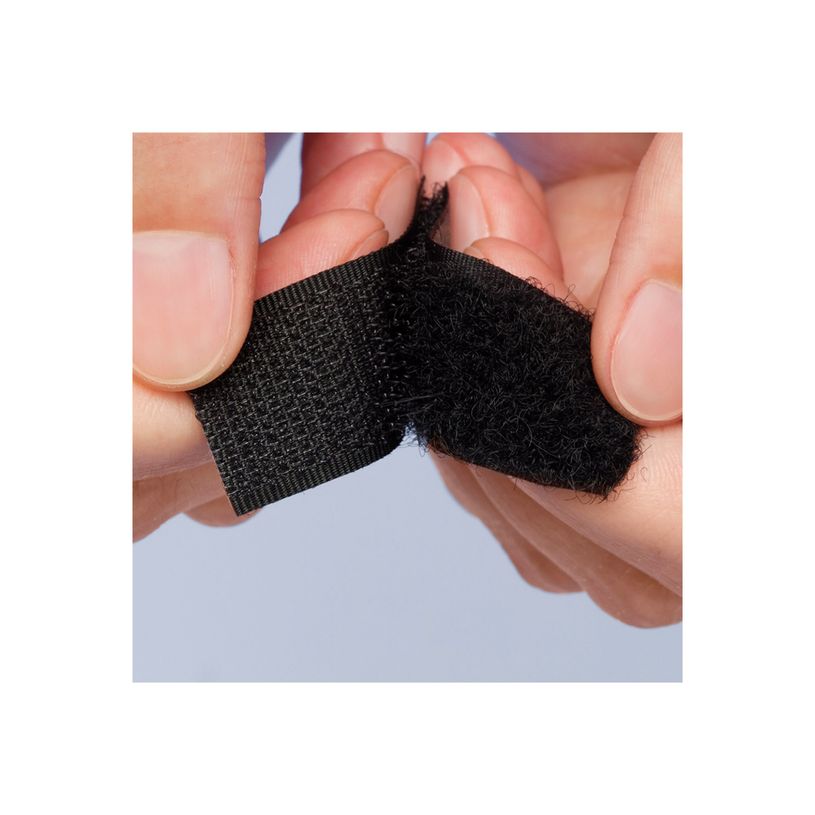 8410782170181-APLI kids - Rouleau de bandes auto agripantes adhésives - 20 mm x 25 m - noir - acrylique-P_405250429_3-1