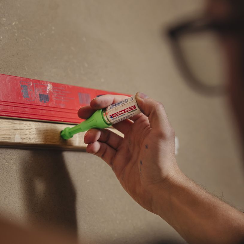 4057305060754-edding - Marqueur Spray Zones Inaccessibles e-8870 Vert Fluo - Pulvérisation jusqu'à 50 mm--5