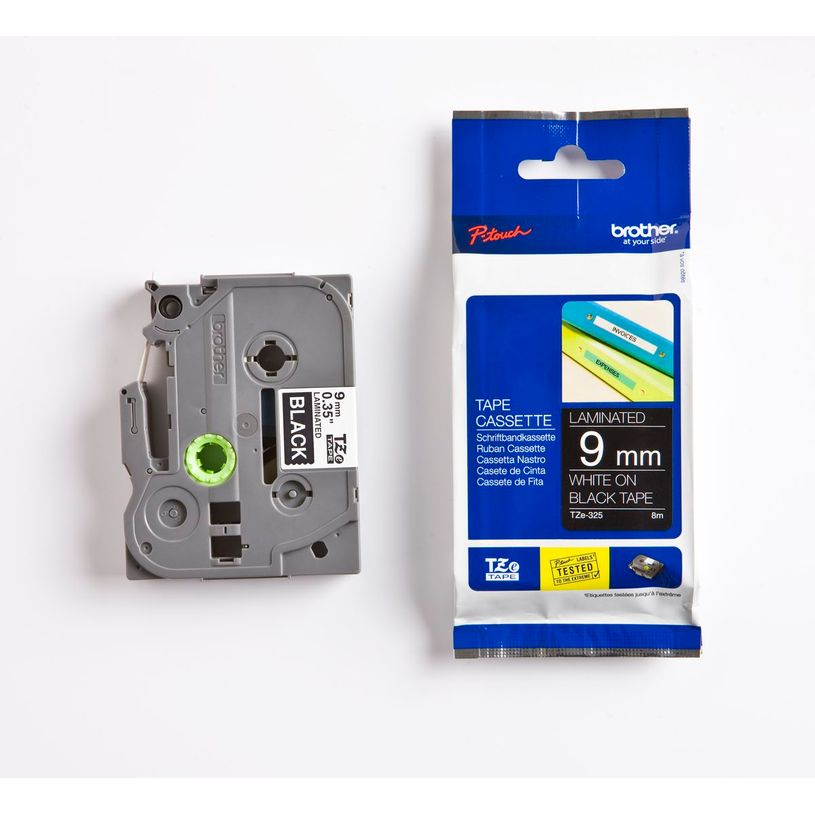 4977766052351-Brother TZe325 - Ruban d'étiquettes auto-adhésives - 1 rouleau (9 mm x 8 m) - fond noir 