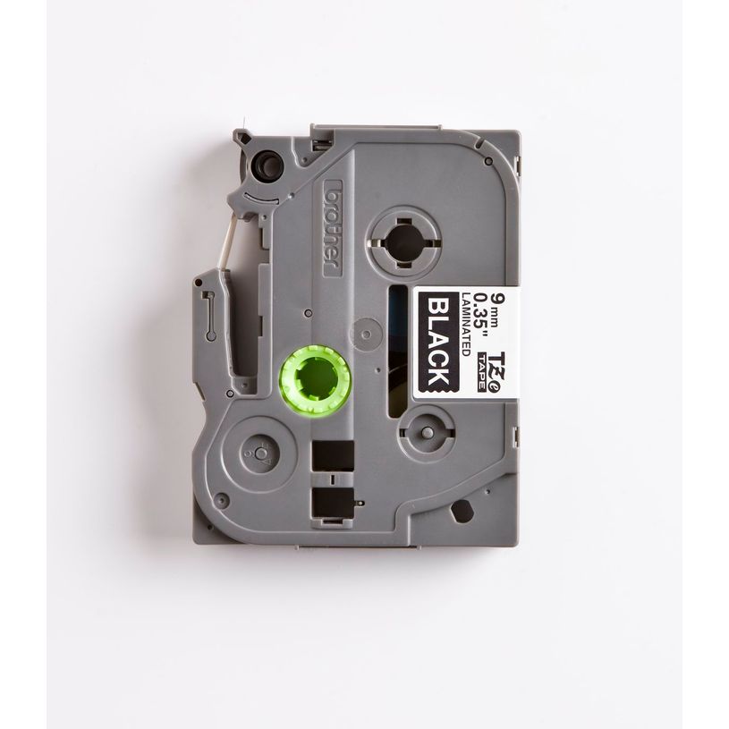 4977766052351-Brother TZe325 - Ruban d'étiquettes auto-adhésives - 1 rouleau (9 mm x 8 m) - fond noir 