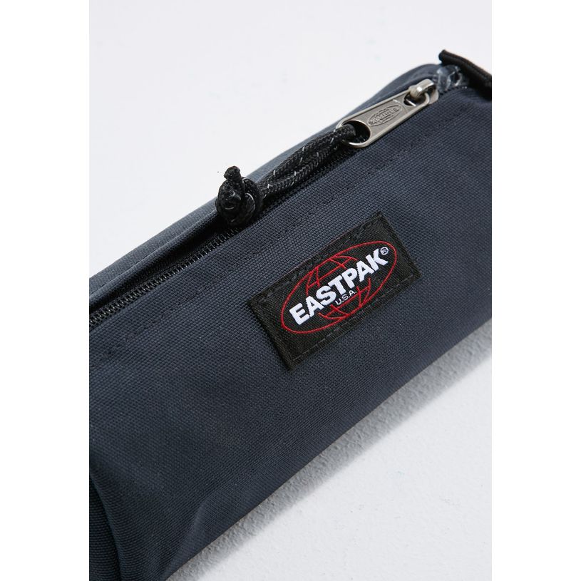 3663991031391-EASTPAK Benchmark - Trousse 1 compartiment - midnigth - 6 x 20,5 x 7,5 cm-P_79425639_2-1